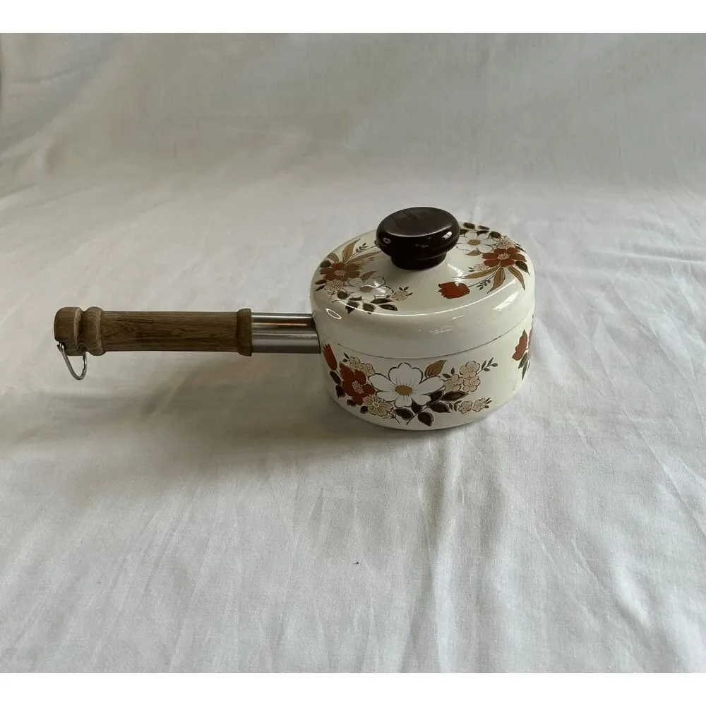 Vintage Kingsbury Cookwear Collection in Dogwood Pot/Pan